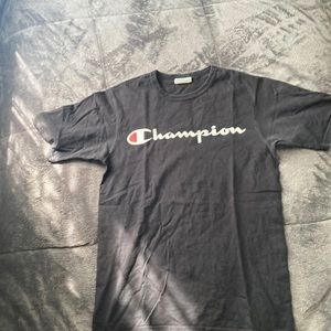 Champion t shirt